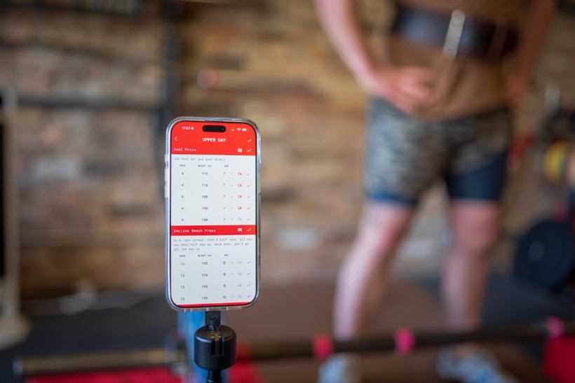 Workout logging on a phone during training